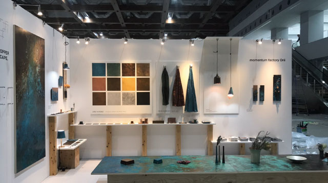 有限会社モメンタムファクトリー・Orii 代表取締役 折井 宏司 × 高岡銅器
唯一無二の色彩を生み出す伝統着色技術