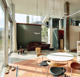 3種類のタイルで豊かな表情を生み出す【テラコッタ調タイル】